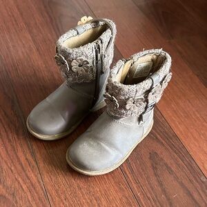 Stylish Gray Kids Boots with Floral Accents
